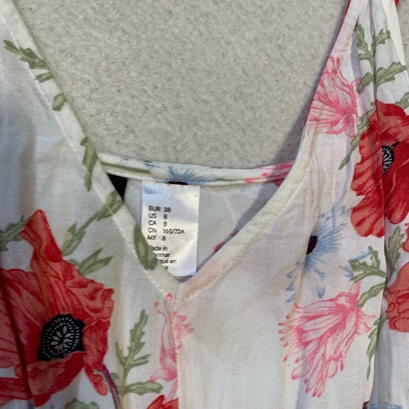 Floral romper 🌸 ☀️ - Picture 4 of 6